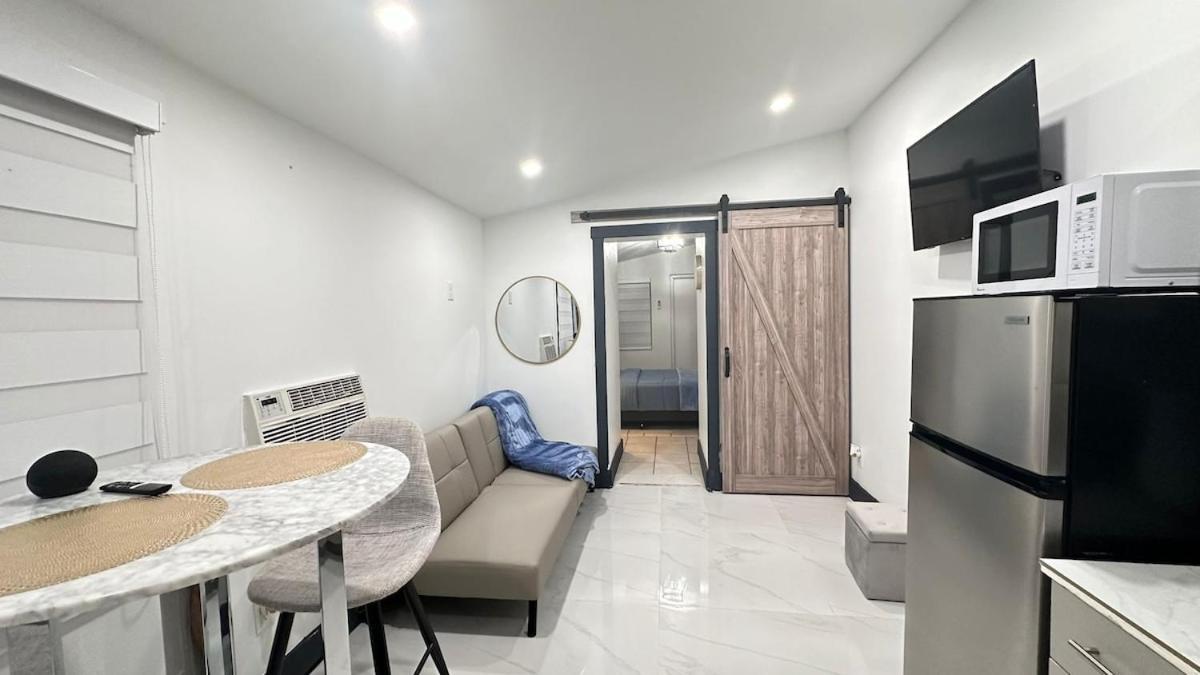 Private By International Airport Apartment *