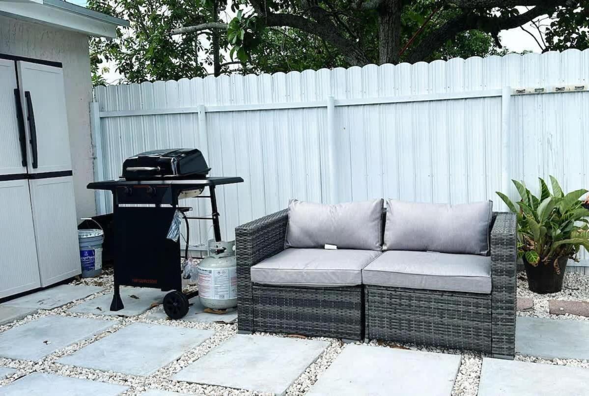 Apartment Private By International Airport